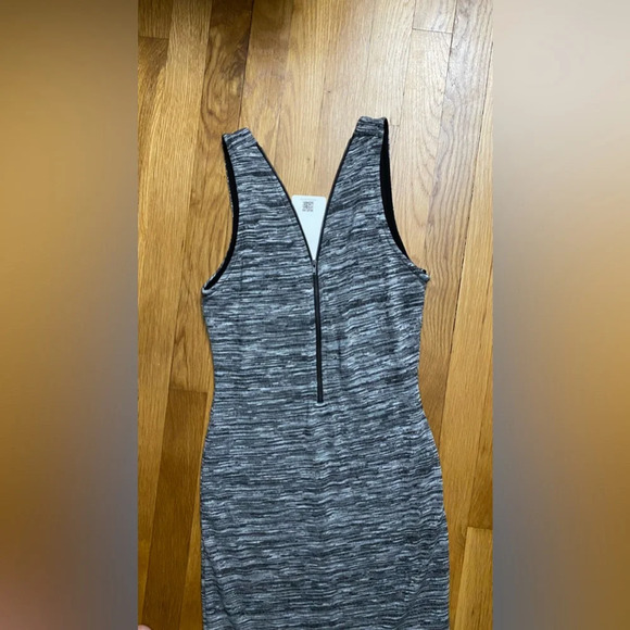 NWT Iris LA Gray and Black Zipper Front Midi Dress Medium - Picture 10 of 11